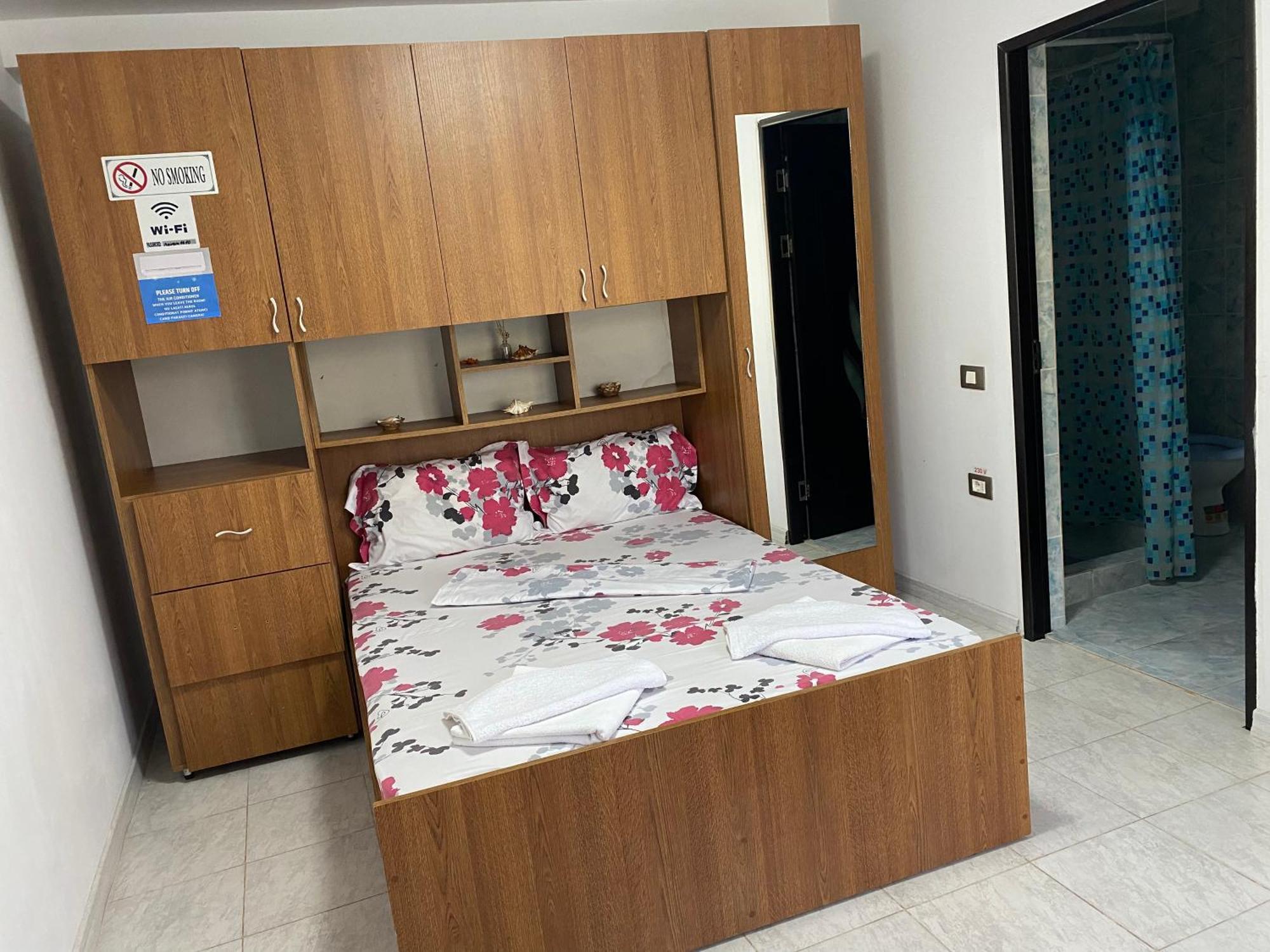 Raven Comstar Daire Corbu  Dış mekan fotoğraf